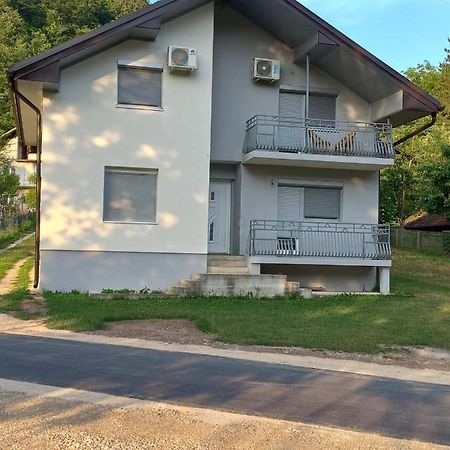 Omar & Una Apartmani Bihac Exterior photo