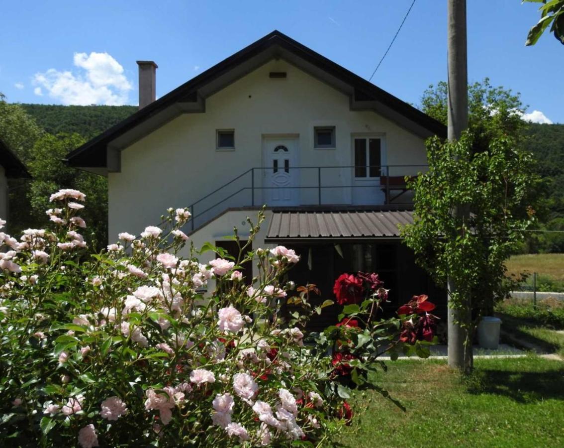 Omar & Una Apartmani Bihac Exterior photo