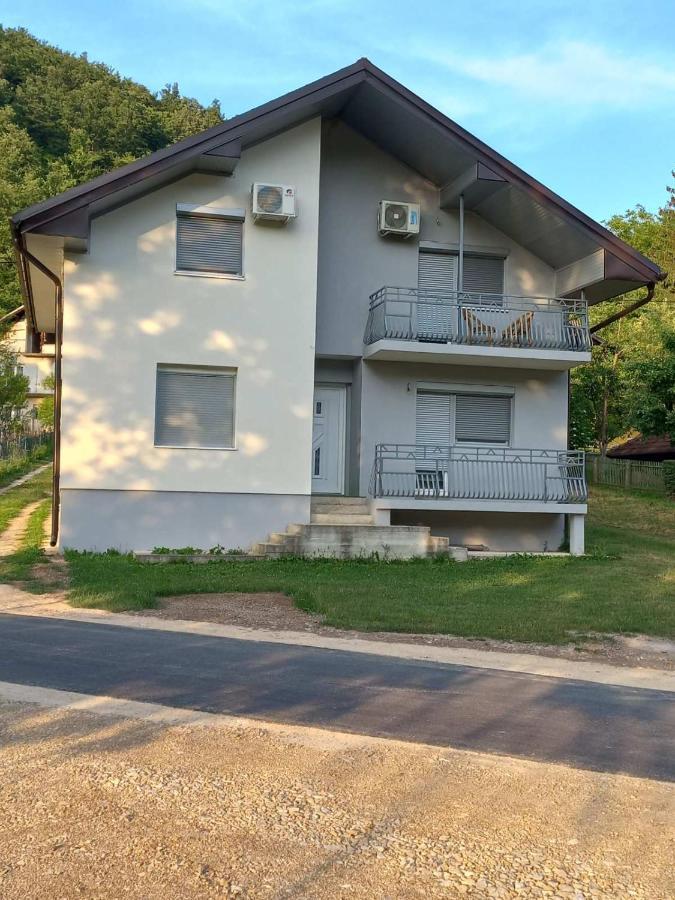 Omar & Una Apartmani Bihac Exterior photo